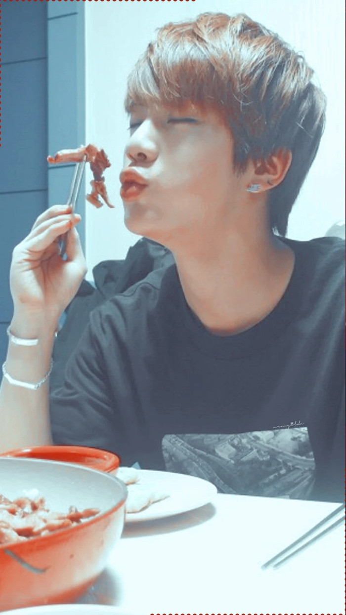 Điểm khác biệt không ai ngờ tới của Jin và Suga: Người ăn vui vẻ kẻ như nhai rơm Ảnh 4