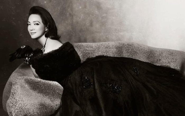 Khoác lên mình những bộ cánh hơi hướng thập niên 60, NSND Lê Khanh trẻ trung, mĩ miều đến lạ! Ảnh 2