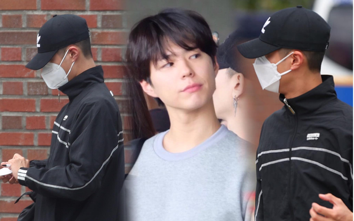 Lộ ảnh nhập ngũ hiếm hoi của Park Bo Gum (31/08): Đã xuống tóc, 'bơ đẹp' phóng viên! Ảnh 2