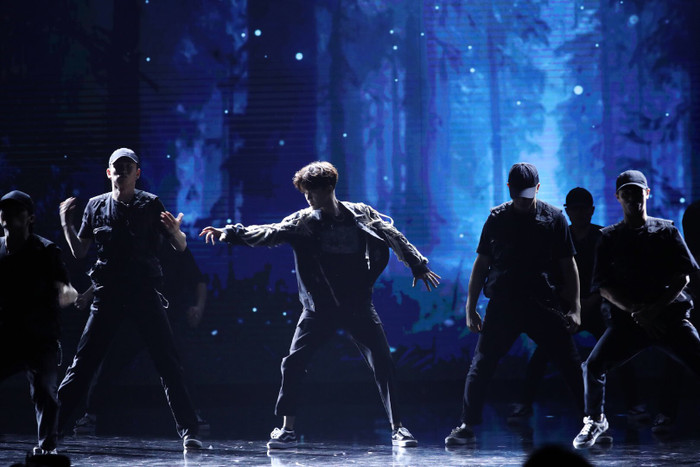 Nhảy đỉnh là thế nhưng Nhậm Gia Luân lại bị nói bắt chước phong cách của Vương Nhất Bác Ảnh 7