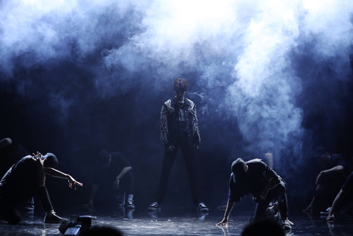 Nhảy đỉnh là thế nhưng Nhậm Gia Luân lại bị nói bắt chước phong cách của Vương Nhất Bác Ảnh 8