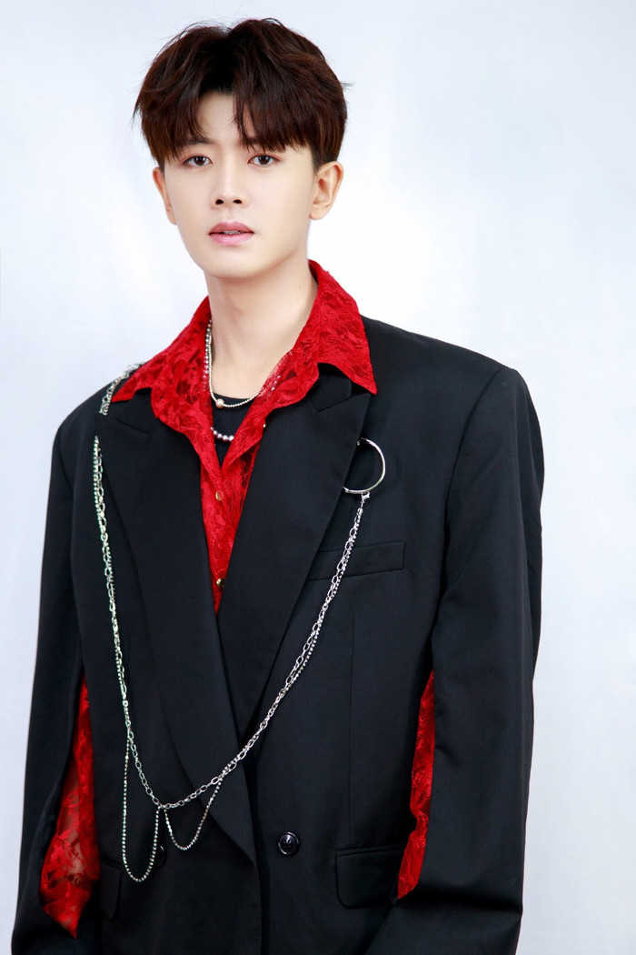 Nhảy đỉnh là thế nhưng Nhậm Gia Luân lại bị nói bắt chước phong cách của Vương Nhất Bác Ảnh 4