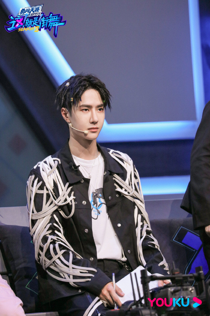 Nhảy đỉnh là thế nhưng Nhậm Gia Luân lại bị nói bắt chước phong cách của Vương Nhất Bác Ảnh 19