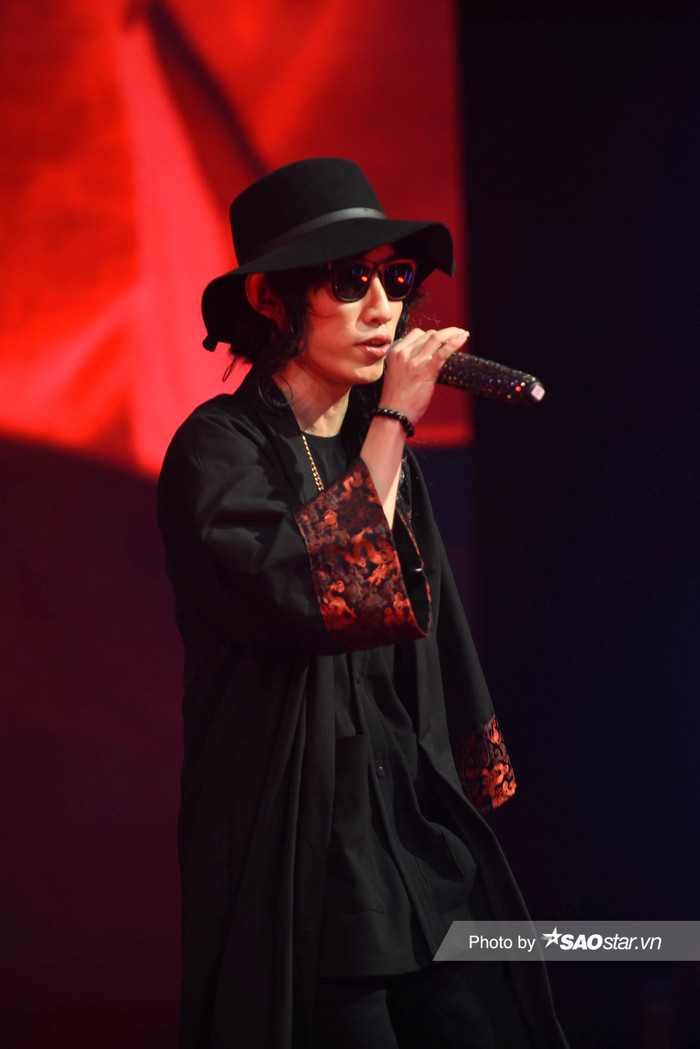 Chị Cả giành được 50 triệu đồng từ huấn luyện viên BigDaddy - vị mentor từng không lựa chọn 'Hoàng hậu' ở vòng tuyển sinh. Điều này cũng chứng tỏ Chị Cả đang là ứng viên sáng giá trong Top 40.