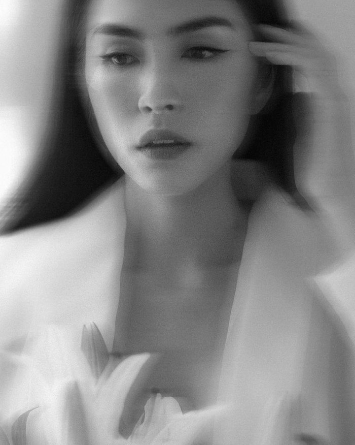 Qua bao năm, thần thái, sắc vóc ấy vẫn không hề suy suyển.