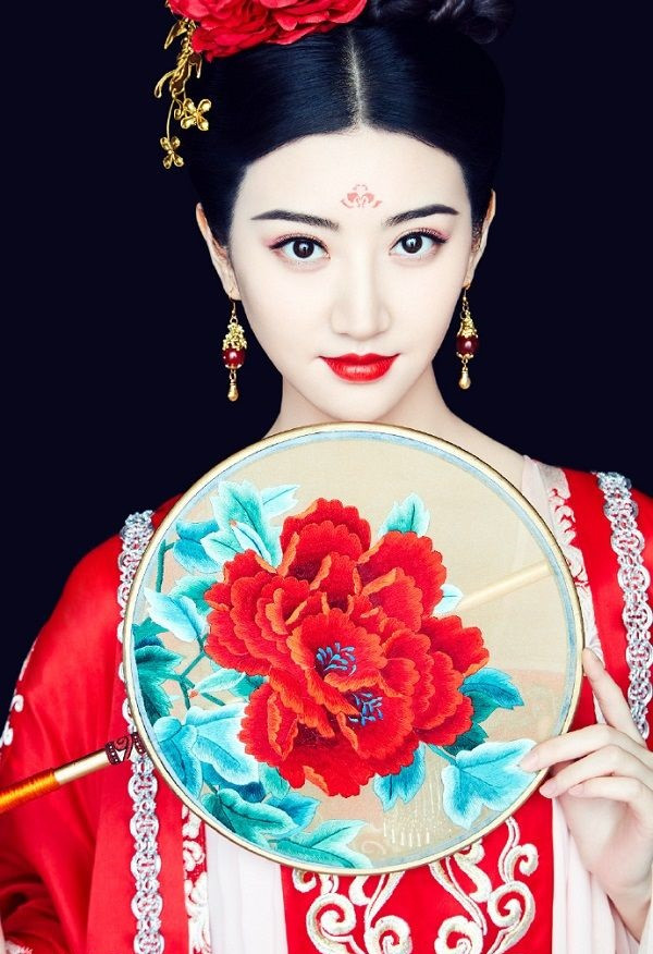  Cảnh Điềm được biết đến là 'Đại Đường Vinh Diệu' chung với Nhậm Gia Luân