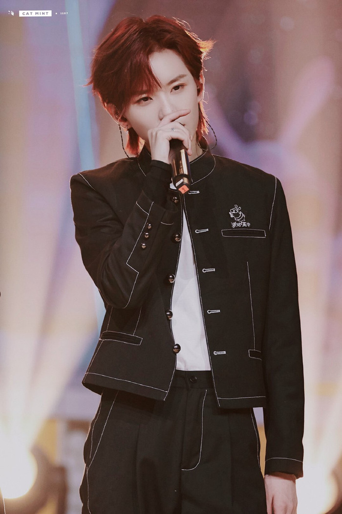 Lục Kha Nhiên (The9): Tóc ngắn cá tính, tự tin trên sân khấu nhưng lại đáng yêu, thích làm điệu mọi lúc mọi nơi Ảnh 14