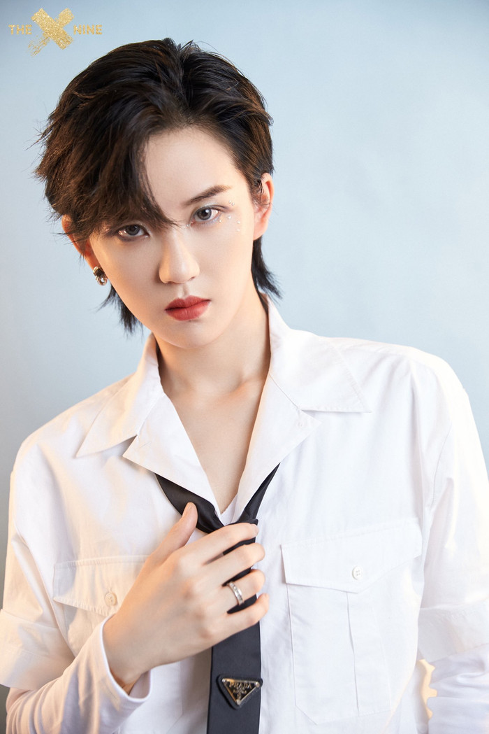 Lục Kha Nhiên (The9): Tóc ngắn cá tính, tự tin trên sân khấu nhưng lại đáng yêu, thích làm điệu mọi lúc mọi nơi Ảnh 26