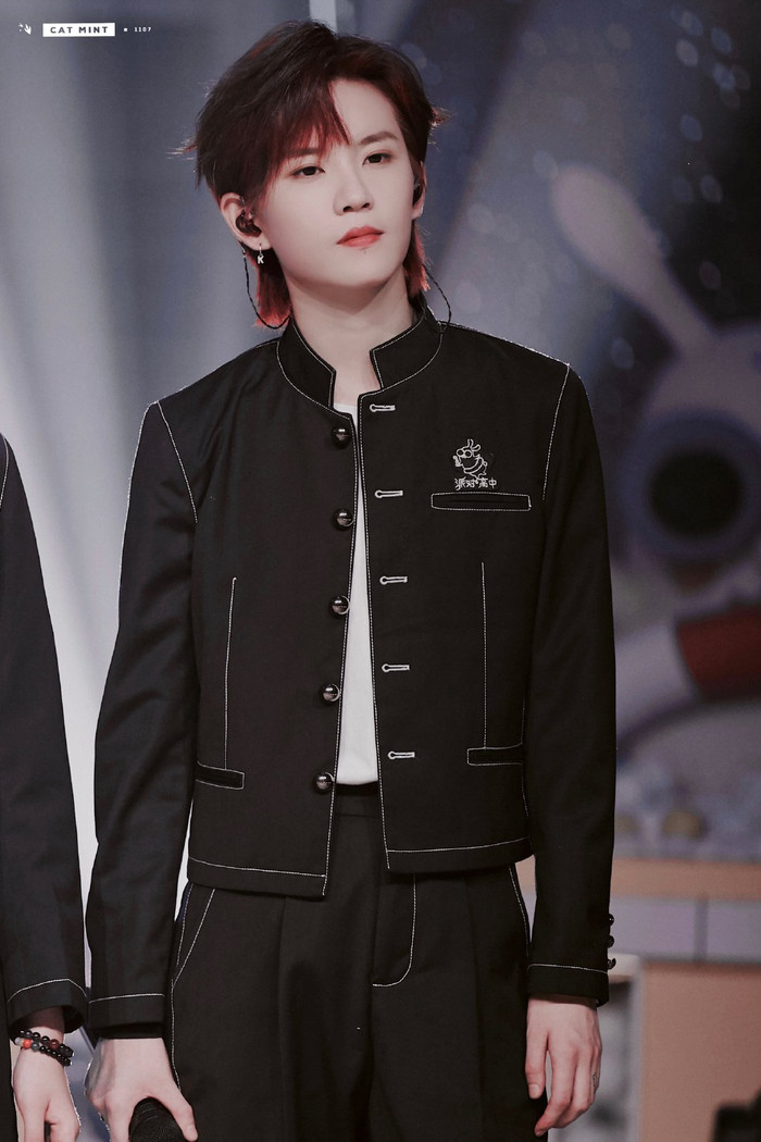 Lục Kha Nhiên (The9): Tóc ngắn cá tính, tự tin trên sân khấu nhưng lại đáng yêu, thích làm điệu mọi lúc mọi nơi Ảnh 16