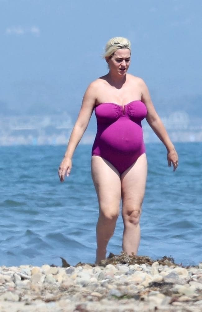 Không phải Lady Gaga hay Miley Cyrus, style 'mẹ bỉm sữa' của Katy Perry mới nổi bật nhất 'MTV Video Music Awards 2020' Ảnh 6