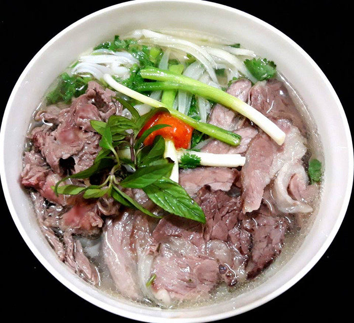 Tô phở nhiều thịt