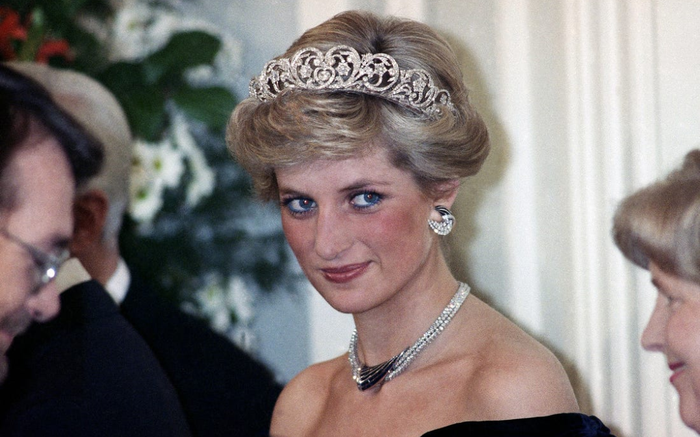 Lính cứu hỏa Pháp trong vụ tai nạn xe của Công nương Diana: 'Tôi đinh ninh bà ấy có thể sống sót' Ảnh 2