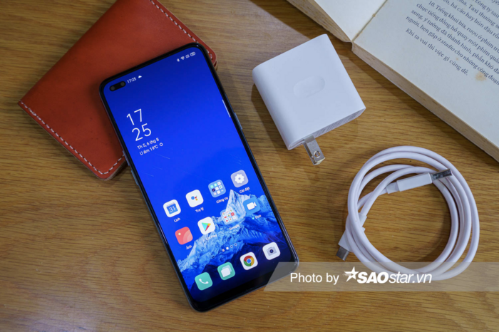 Trong khi đó, ở mặt trước, người dùng cũng có camera kép 31 MP + cảm biến phụ hỗ trợ AI. Ở tầm giá 8,49 triệu đồng, một số thông số khác cũng có mặt trên chiếc OPPO Reno4 bao gồm RAM 8 GB, bộ nhớ trong 128 GB có thể mở rộng thêm tối đa 256 GB thông qua khe cắm thẻ nhớ, chip Snapdragon 720G cùng với đó là pin 4.015 mAh có công nghệ sạc nhanh. OPPO Reno4 sở hữu màn hình 6,4 inch AMOLED Full HD+ với viền siêu mỏng cùng camera trước bố trí ở một vùng cắt góc trên bên trái màn hình để tối ưu không gian hiển thị.