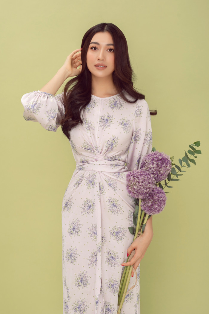 Á hậu Lệ Hằng diện váy tím mộng mơ, khoe nhan sắc mĩ miều thoát tục Ảnh 5