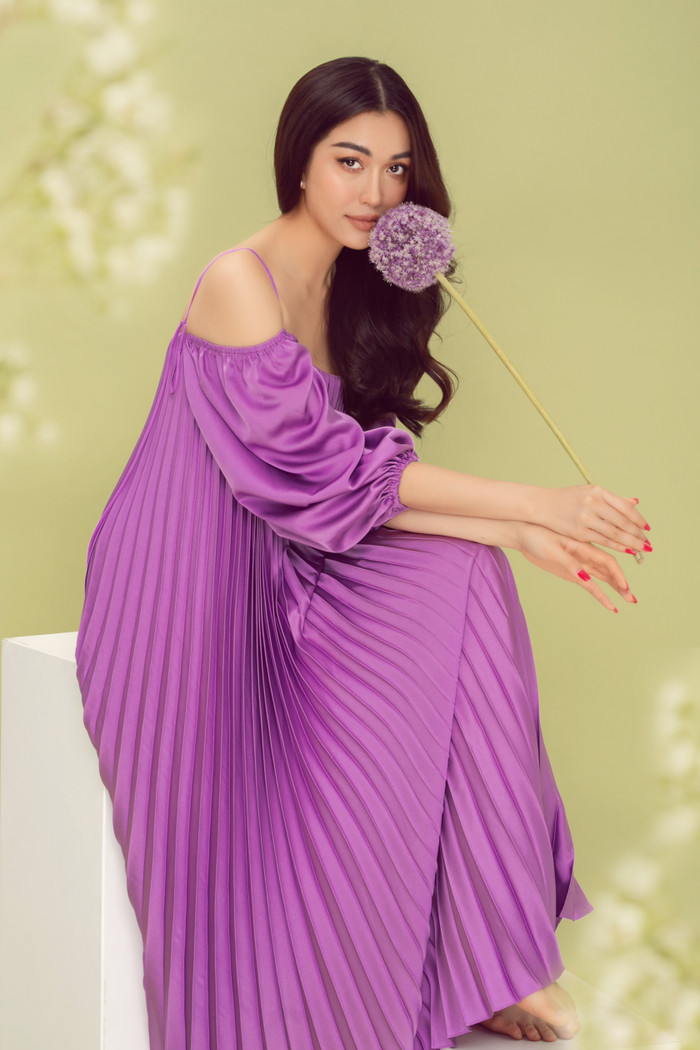 Á hậu Lệ Hằng diện váy tím mộng mơ, khoe nhan sắc mĩ miều thoát tục Ảnh 12