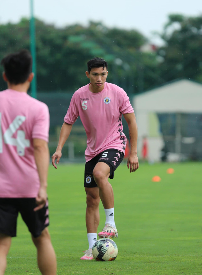 Đức Huy 'rén', ngại va chạm với Văn Hậu Ảnh 4