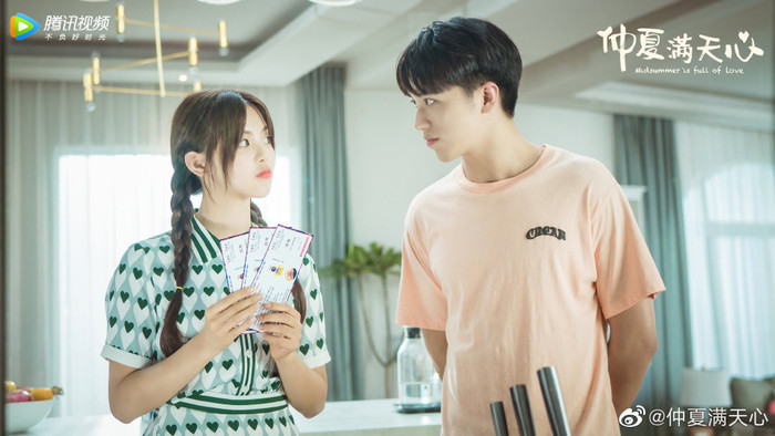 'Em đến cùng mùa hè' với những tập đầu cực vui: Dương Siêu Việt - Hứa Ngụy Châu làm tốt trong 'Full House' bản Trung Ảnh 10