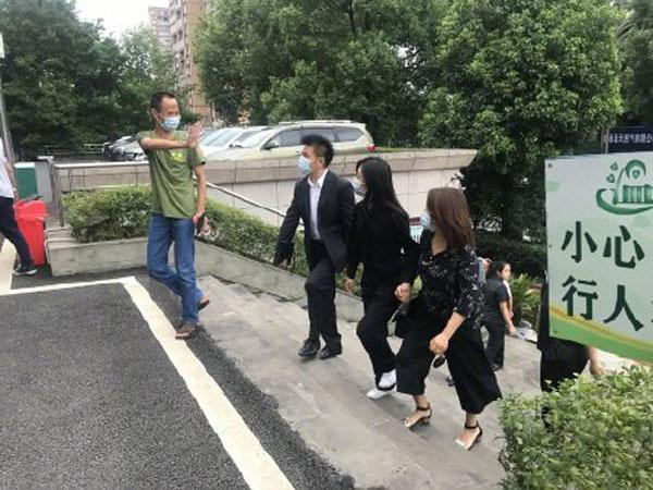 Vụ án xét xử tai nạn khiến mẹ Đàm Tùng Vận qua đời gặp phải trắc trở: Chứng cứ liên tục bị mất tích, nghi phạm thản nhiên ung dung Ảnh 5