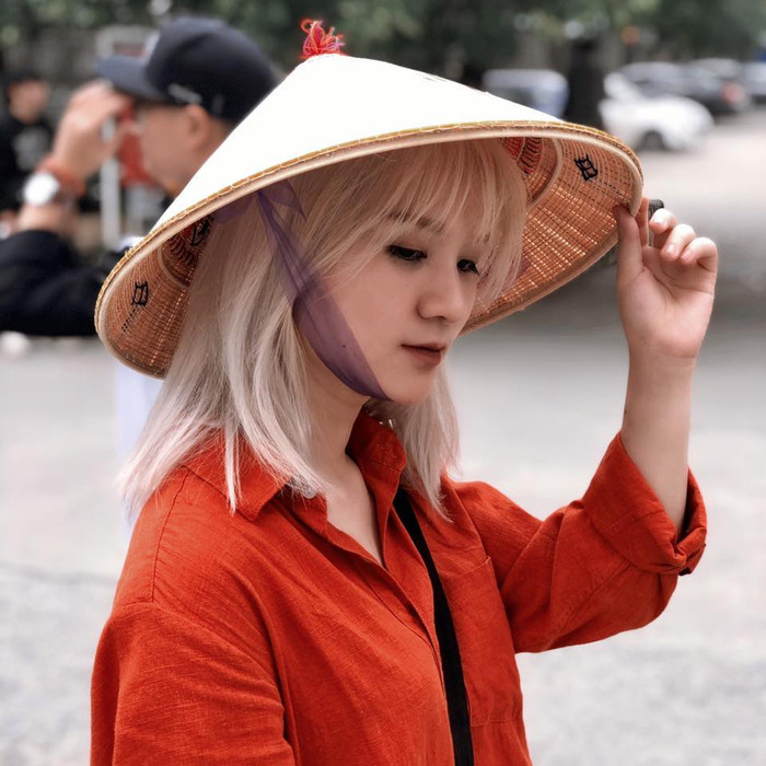 Nữ sinh gây 'sốt' CĐM khi đứng chụp cùng siêu xe của 'Batman' trước cổng trường ĐH Kiến Trúc Hà Nội Ảnh 12