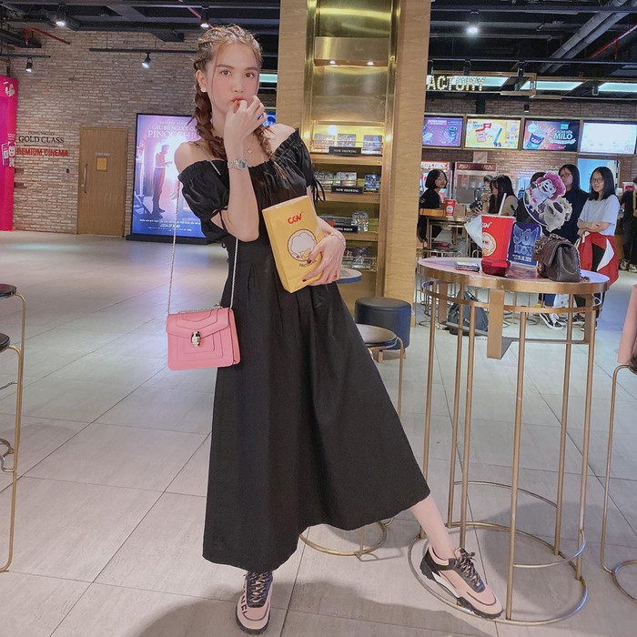 Ngọc Trinh sở hữu hàng trăm túi xách hiệu khiến bao cô gái mê mẩn