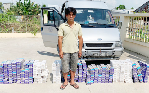 Thiết kế 'hầm bí mật' trên xe khách để vận chuyển thuốc lá lậu Ảnh 2