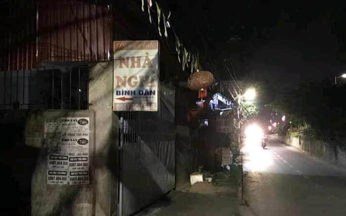 Phát hiện vợ đi vào nhà nghỉ cùng người đàn ông khác, chồng cầm dao đâm hai người thương vong Ảnh 2