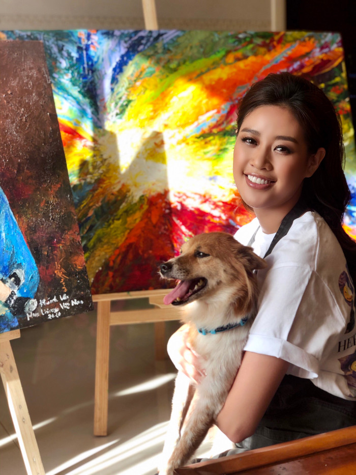 Xúc động trước bức ảnh ý nghĩa hoa hậu Khánh Vân cùng bố vẽ tặng y - bác sĩ Việt Nam Ảnh 6