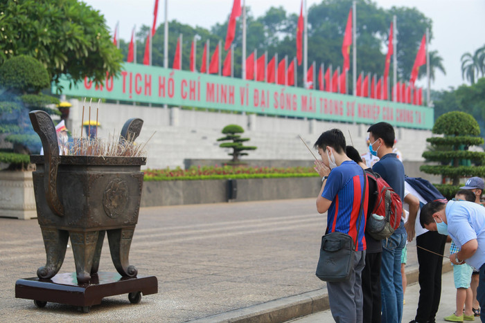 Hàng nghìn người trang nghiêm dự lễ chào cờ sáng 2-9 trên Quảng trường Ba Đình Ảnh 21