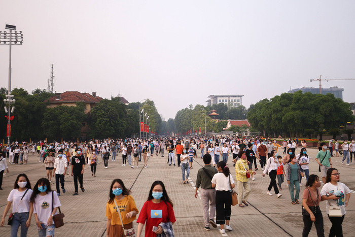 Hàng nghìn người có mặt tại Quảng trường Ba Đình sáng 2/9. 