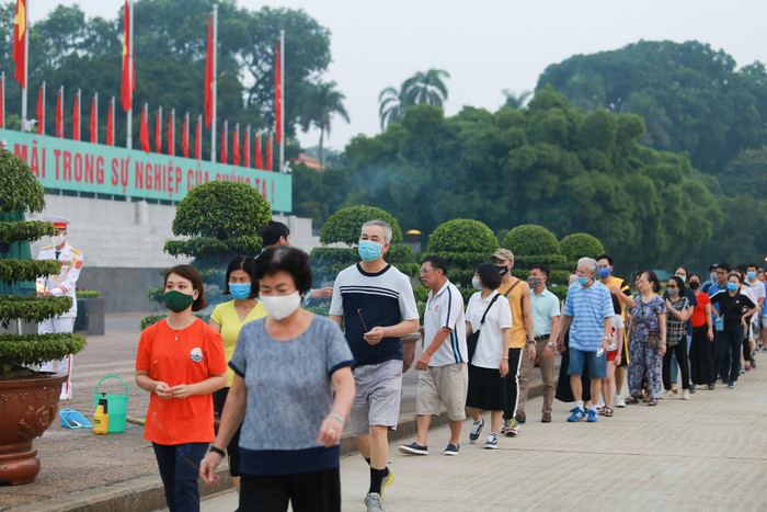 Hàng nghìn người trang nghiêm dự lễ chào cờ sáng 2-9 trên Quảng trường Ba Đình Ảnh 20