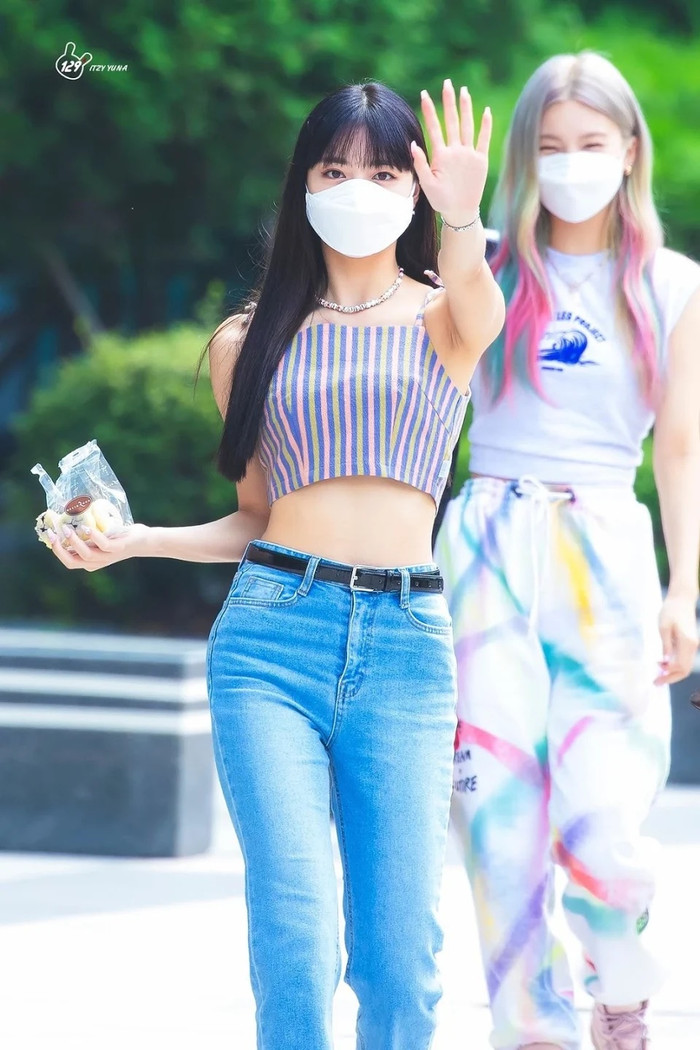 Visual hút hồn của Yuna (ITZY) trong loạt ảnh hậu comeback với MV 'Not Shy' Ảnh 6