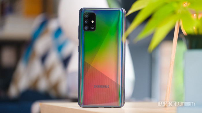 Về nhì trong danh sách là Samsung Galaxy A51 khi có tổng 11,4 triệu máy được bán ra. (Ảnh: Android Authority)