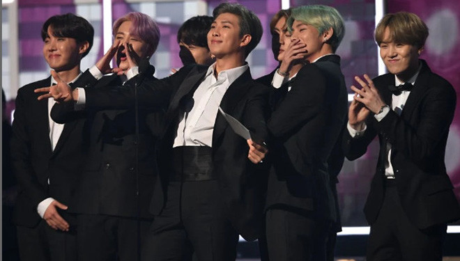 BTS tại họp báo mừng no.1 Billboard Hot 100: 'Mục tiêu tiếp theo là sân khấu biểu diễn tại Grammy!' Ảnh 7