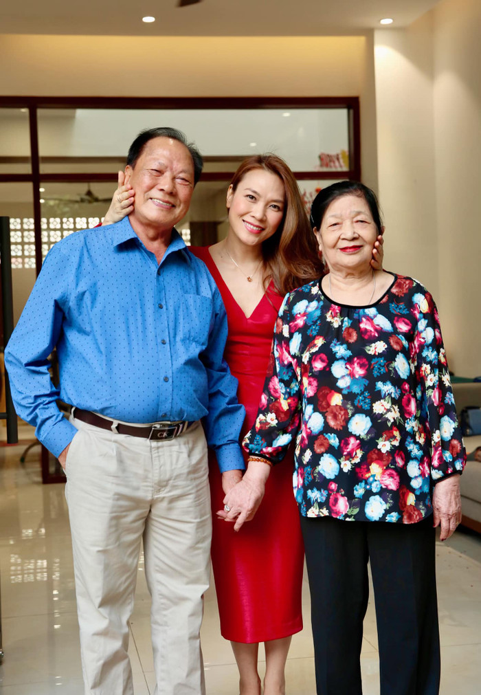 Mỹ Tâm đón lễ Quốc khánh 2-9 yên bình bên ba mẹ Ảnh 3