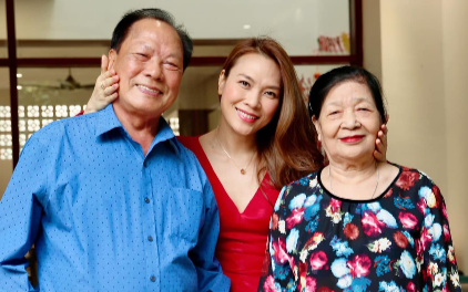 Mỹ Tâm đón lễ Quốc khánh 2-9 yên bình bên ba mẹ Ảnh 2