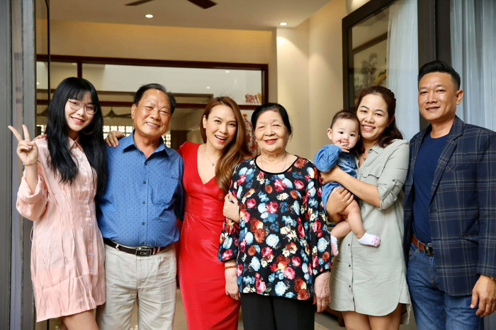 Mỹ Tâm đón lễ Quốc khánh 2-9 yên bình bên ba mẹ Ảnh 6