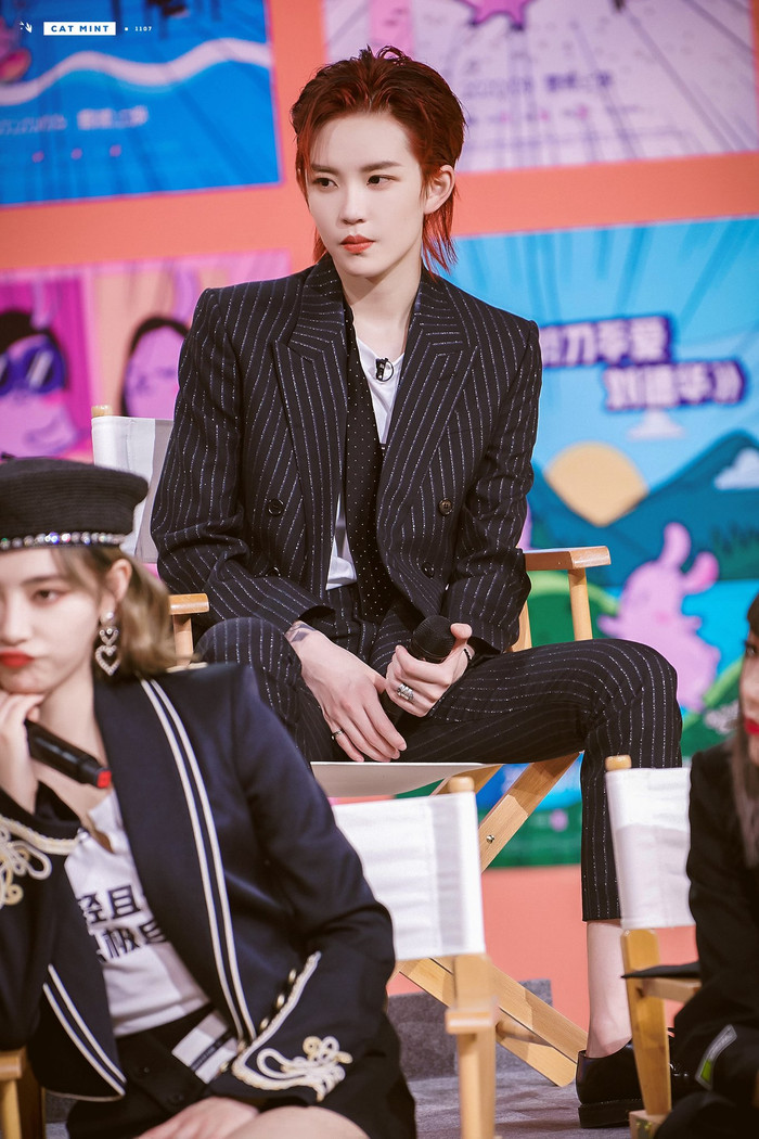 20 sao Cbiz được yêu thích tháng 8: Chanyeol (EXO) vượt Vương Nhất Bác, đứng sau Tiêu Chiến - Vương Tuấn Khải Ảnh 5