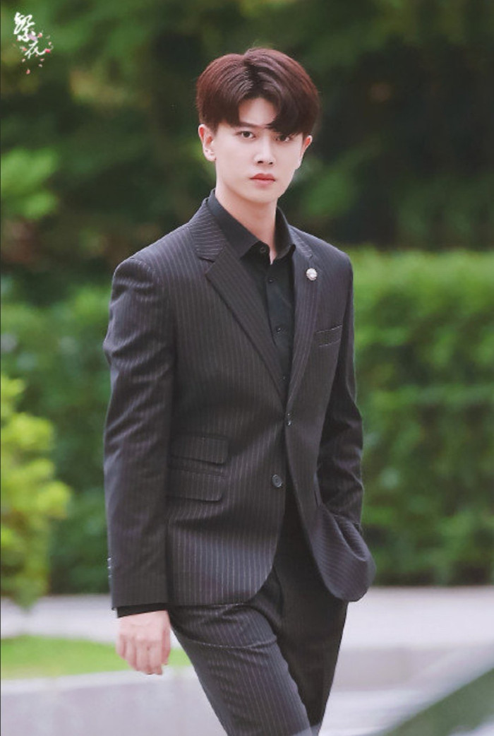 20 sao Cbiz được yêu thích tháng 8: Chanyeol (EXO) vượt Vương Nhất Bác, đứng sau Tiêu Chiến - Vương Tuấn Khải Ảnh 13