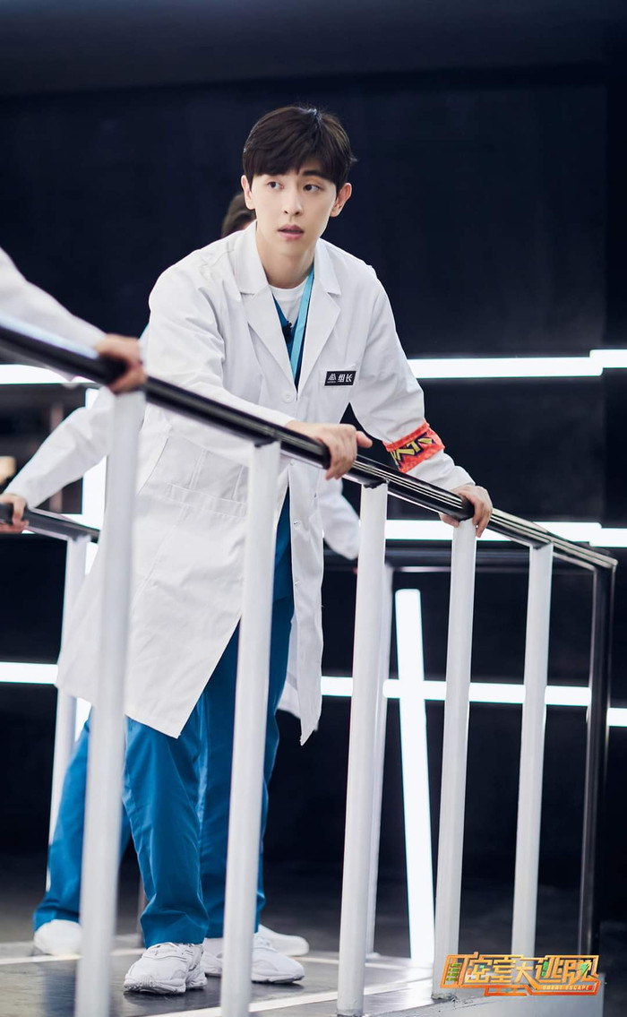 20 sao Cbiz được yêu thích tháng 8: Chanyeol (EXO) vượt Vương Nhất Bác, đứng sau Tiêu Chiến - Vương Tuấn Khải Ảnh 12