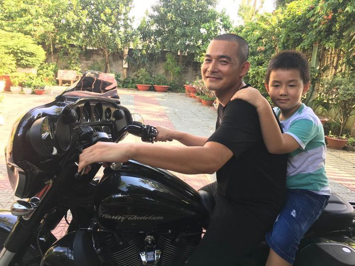 Quách Ngọc Ngoan chức mừng sinh nhật con trai.