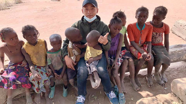 Những điều bất ngờ về người tổ chức đám cưới ở châu Phi theo phong cách Việt Nam Ảnh 3