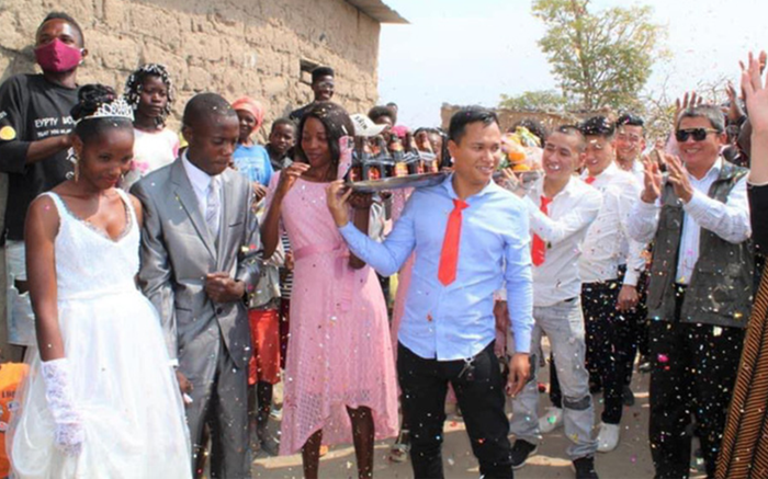 Những điều bất ngờ về người tổ chức đám cưới ở châu Phi theo phong cách Việt Nam Ảnh 2