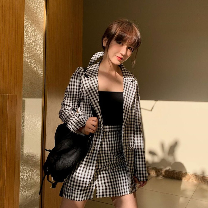 Nếu muốn đơn giản, caro tông đen trắng luôn là sự lựa chọn hoàn hảo, thú vị. 