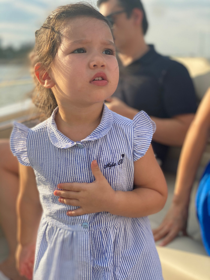 Vợ chồng Hà Anh thuê trọn du thuyền để gia đình và bạn bè nghỉ dưỡng ngày lễ Ảnh 6