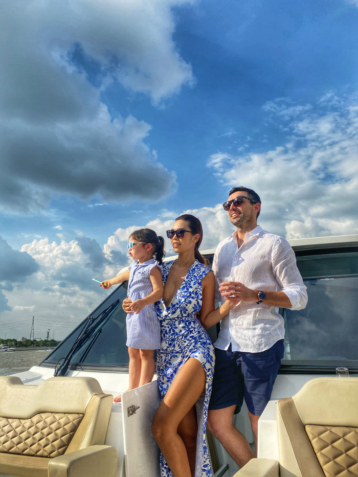 Vợ chồng Hà Anh thuê trọn du thuyền để gia đình và bạn bè nghỉ dưỡng ngày lễ Ảnh 3