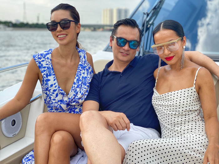 Vợ chồng Hà Anh thuê trọn du thuyền để gia đình và bạn bè nghỉ dưỡng ngày lễ Ảnh 7