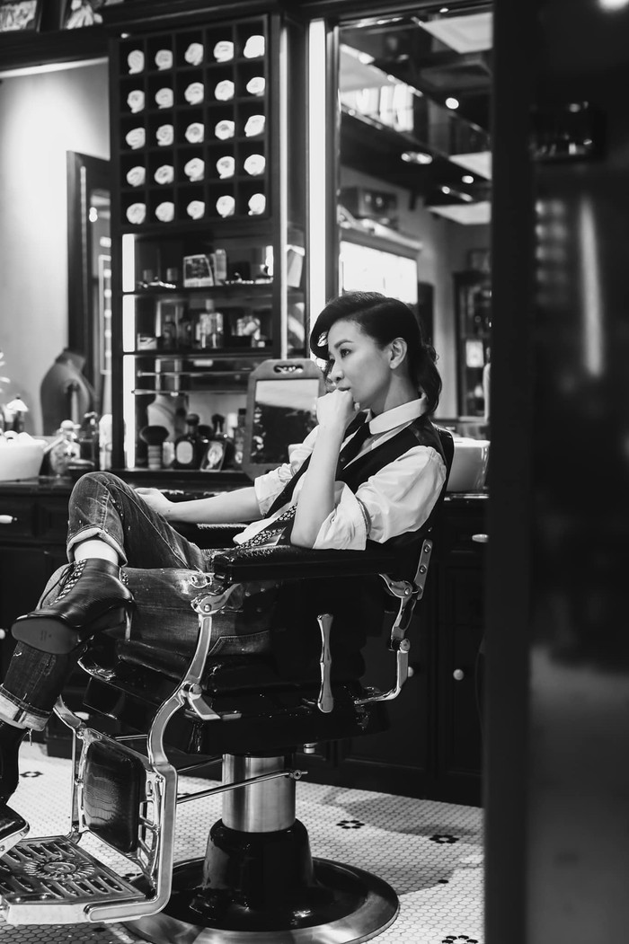 Mỹ nhân Hong Kong luôn 'thử sức' mình trong mọi phong cách thời trang ở độ tuổi U40