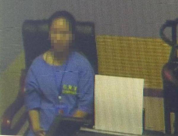 Tiểu Phương bị giam giữ với tội danh bỏ rơi trẻ em. 