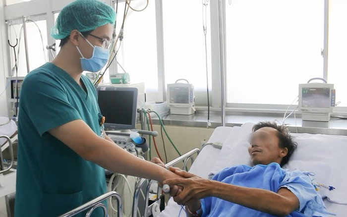 Tình trạng sức khỏe của người đàn ông bị rắn hổ mang chúa cắn ở Tây Ninh giờ ra sao? Ảnh 2