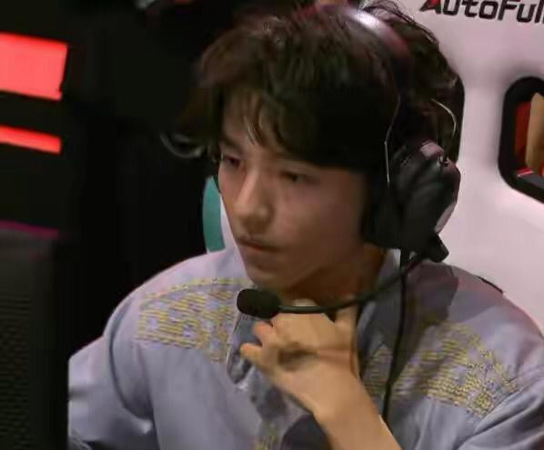 Liệu Vương Tuấn Khải có còn là nam thần khi rời xa photoshop, app chỉnh sắc đẹp? Ảnh 6